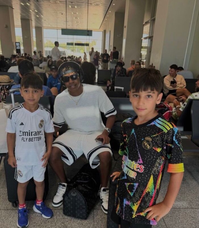 این ستاره فوتبال دیگر مجانی امضا نمی‌دهد!