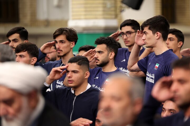 انگشتر رهبر انقلاب به این ورزشکار رسید +عکس