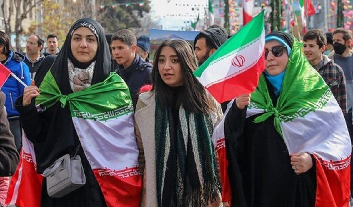 مردم دیگر از کارهای تندروها تعجب نمی‌کنند/ جامعه در باب حجاب به صلح رسیده‌!