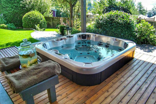  نوع سیستم جکوزی و امکانات آن