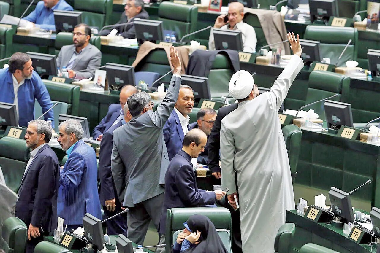 در این شرایط اولویت اول و آخر نظام باید «مطالبات مردم» باشد