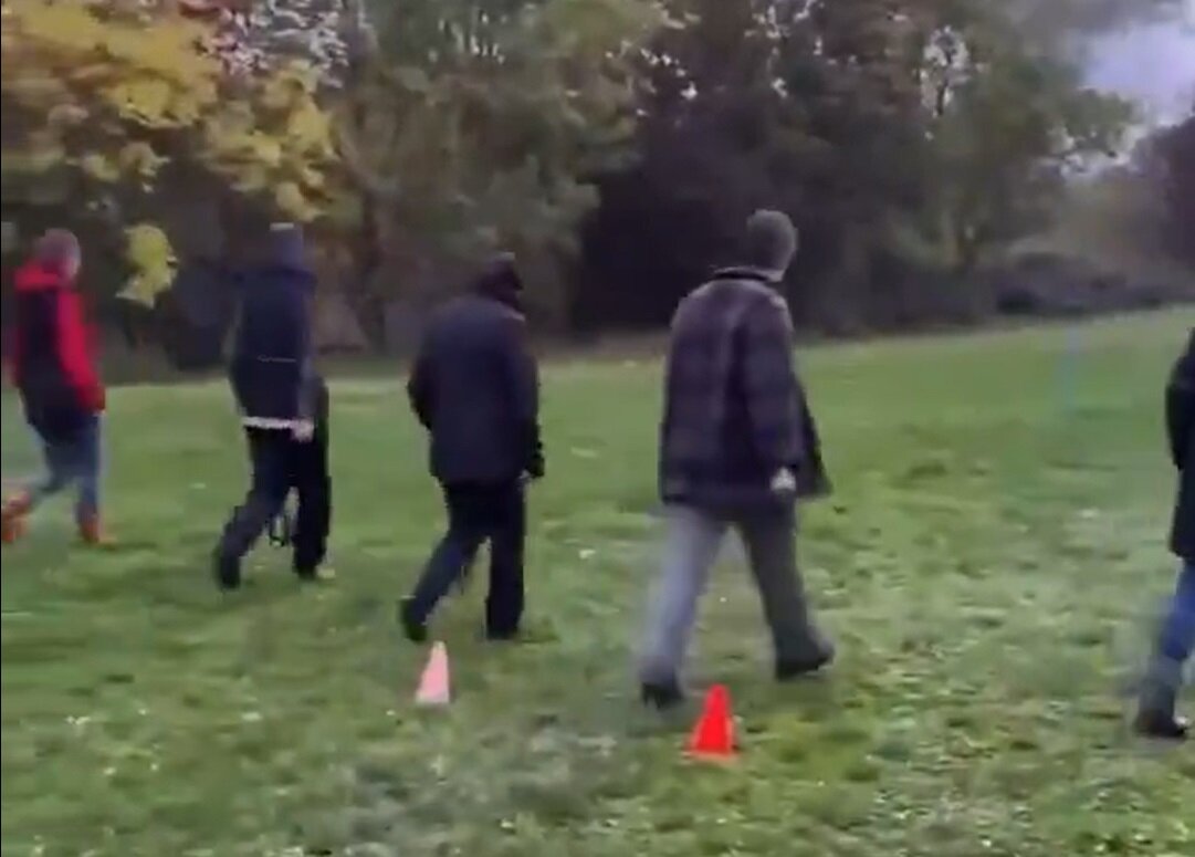 سگ‌گردانی نامرئی هم مد شد! +ویدیو