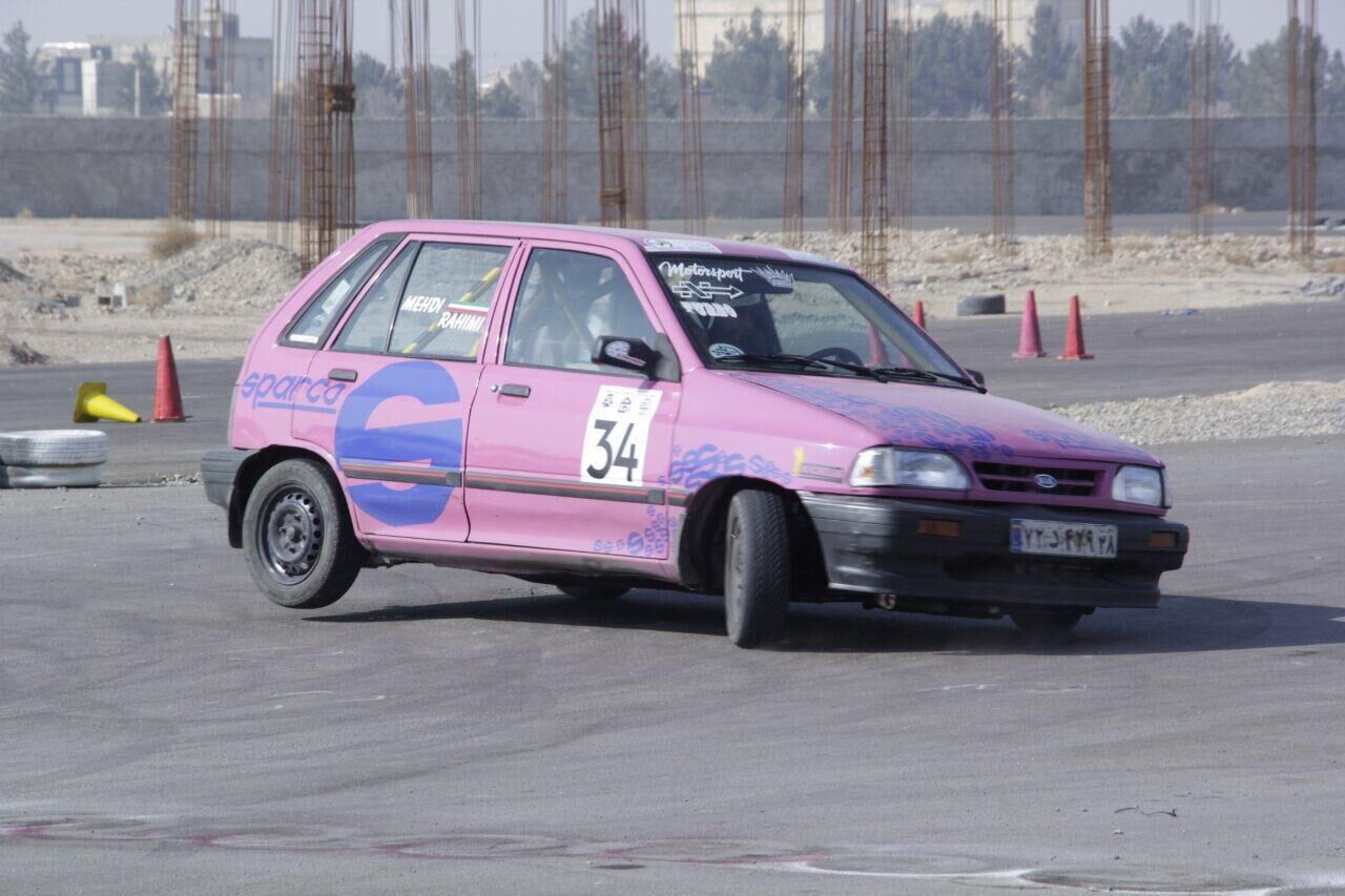 ببینید پراید چه بلایی سر BMW آورد! +ویدیو