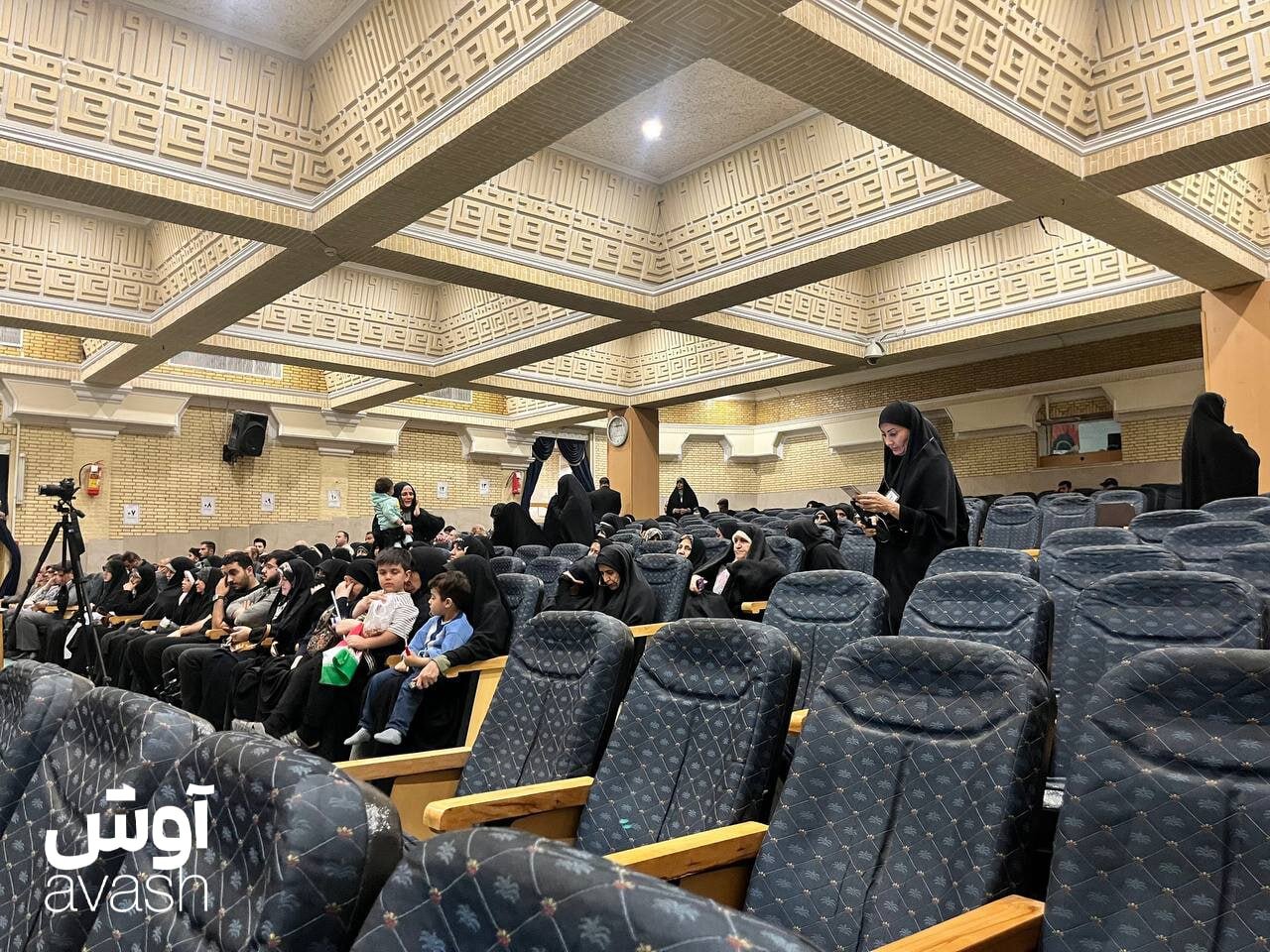 جلسه محاکمه ظریف و روحانی