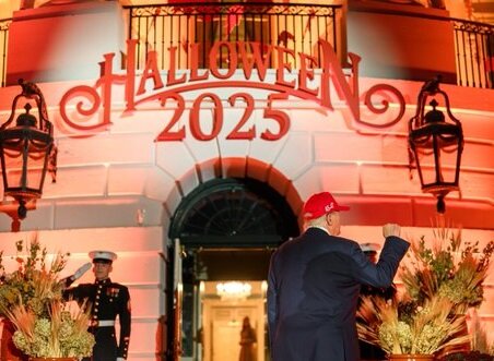 شب هالووینی ترامپ و همسرش در کاخ سفید وایرال شد +ویدیو