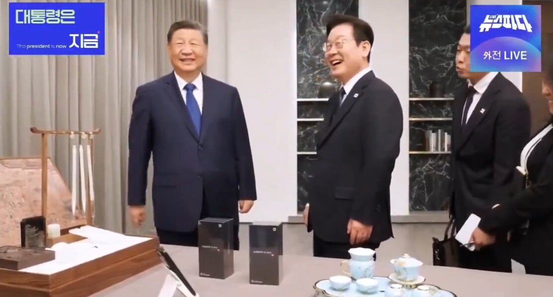 رئیس‌جمهور چین به همتای کره‌ای: موبایل شما ویروسی باشد! +ویدیو