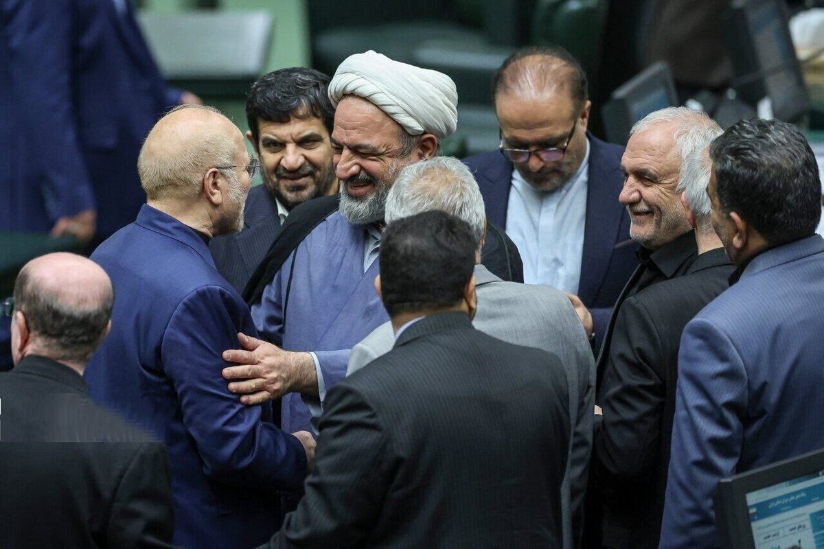 این گروه به دنبال حذف پزشکیان هستند/ انتخابات زودهنگام بلای جان دولت چهاردهم می‌شود؟