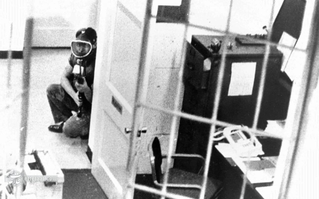 از ساعت ۱۱ تا ۱۸ روز ۱۳ آبان ۱۳۵۸ در سفارت امریکا چه گذشت؟ +عکس