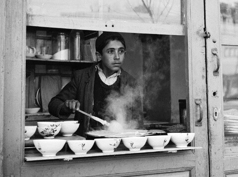 آگهی‌های خواندنی۸۰ سال پیش: از حمام و ارکستر تا گاردن پارتی در کافه شهرداری!