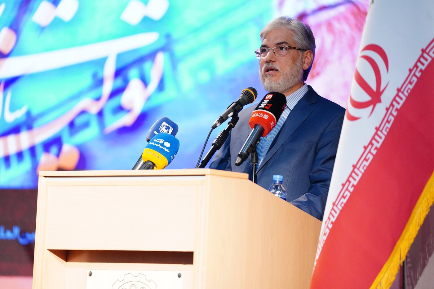 تجلیل بانک صادرات ایران از ۶۷ دانشجوی نخبه المپیادی کشور