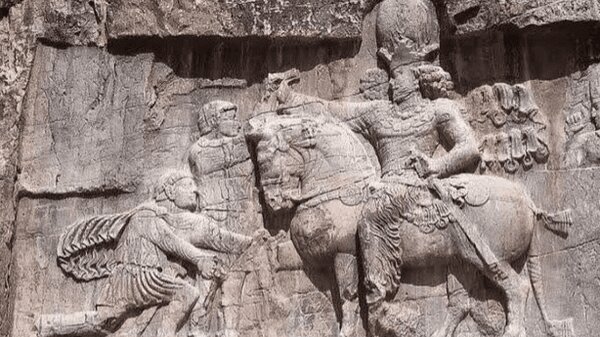 V Teheranu odkrili kip rimskega kralja Valerijana kot simbol podrejenosti Iranu