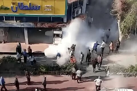 پسر ۲۱ ساله به خاطر مغازه پدرش خودش را آتش زد