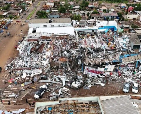 چند ویدیو از گردباد مرگباری که جان ۶ نفر را گرفت!