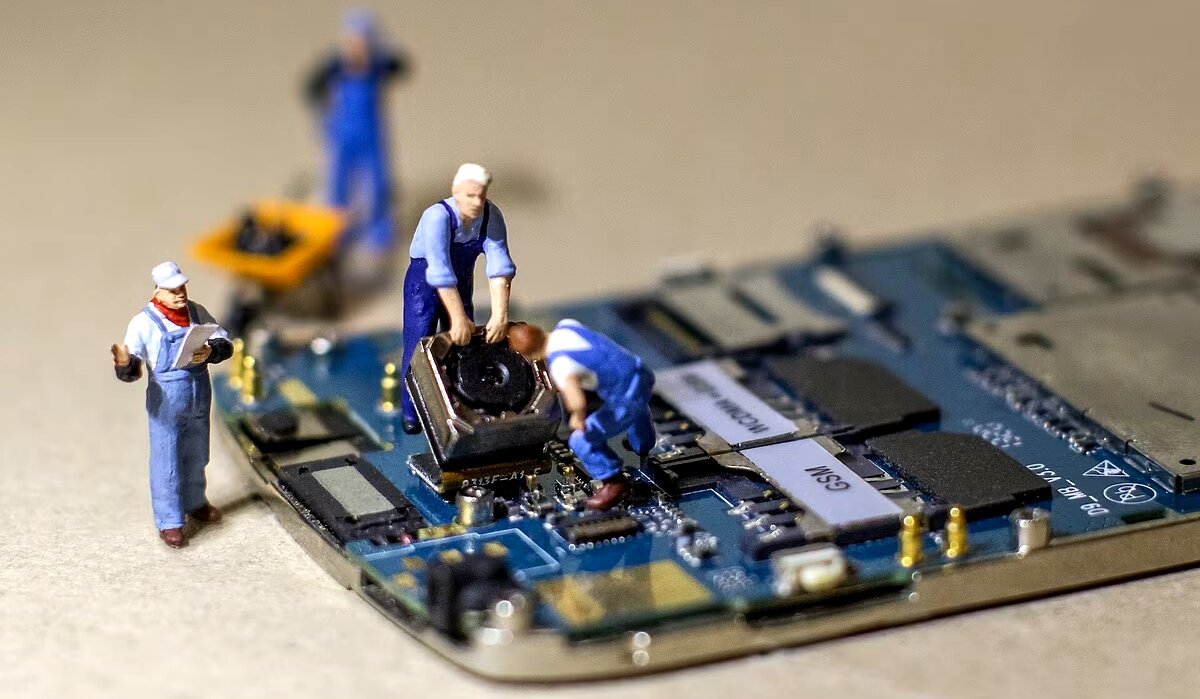 تعمیرات موبایل و تعمیرات لپ تاپ