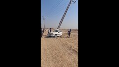ویدیویی از تصادف شدید پژو پارس با تیر برق را ببینید