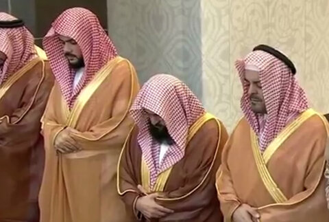 همسایه ایران برای بارش باران دست به دعا شد +ویدیو