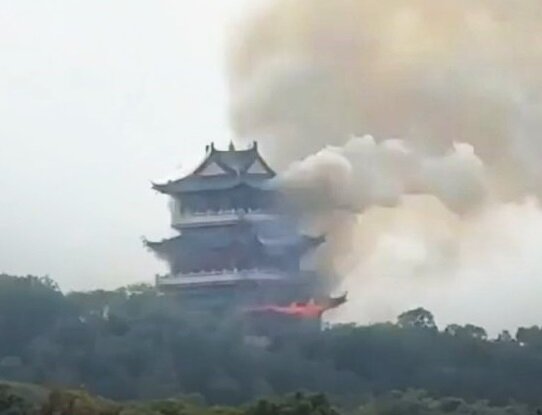 Požar uničil 1500 let star tempelj Yongqing na Kitajskem