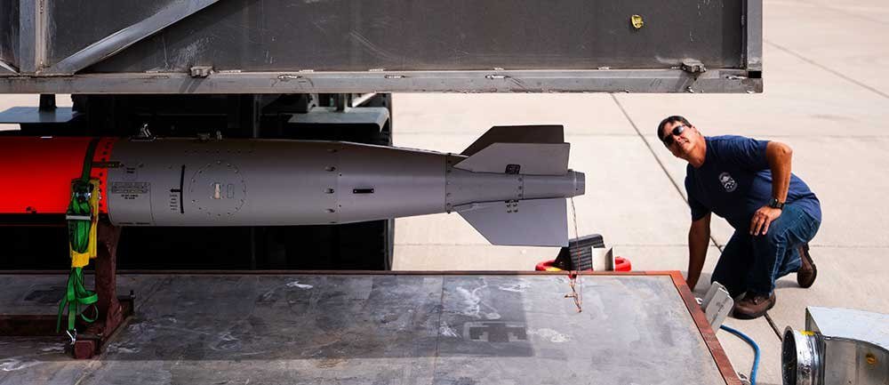 آزمایش پرتاب بمب هستهای B61-12 با جنگنده F-35 را ببینید! +ویدیو