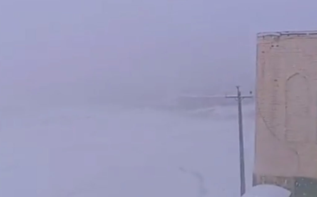 برف پاییزی با شدت وارد کشور شد +ویدیو