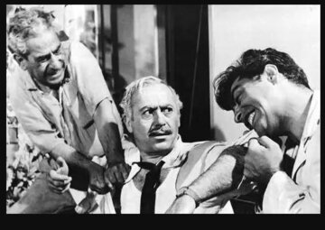 عکس‌های دیدنی از گنج قارون فردین که مردم را از خانه بیرون کشید!