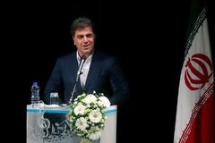 سیدعباس سجادی: آدم‌های کوچک پشت میزهای بزرگ نشستند و بلند نمی‌شوند!