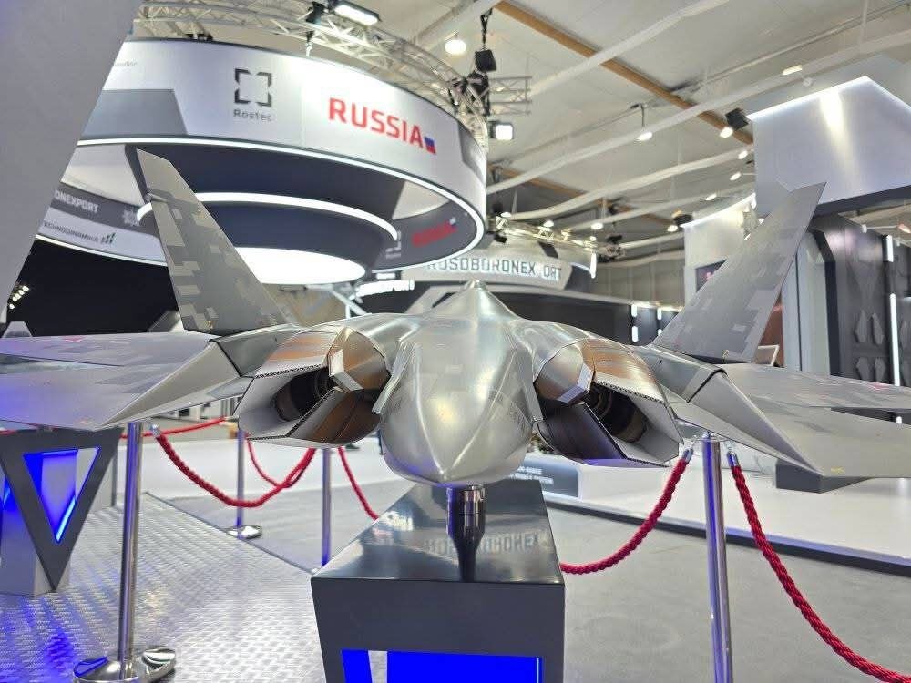 روسیه جنگنده رادارگریز Su-57 را رونمایی کرد! +عکس