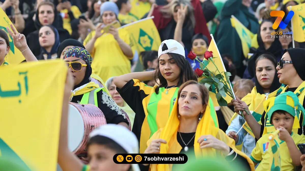 دختران آبادانی بالاخره در ورزشگاه فوتبال دیدند! +عکس