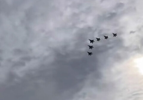 استقبال ترامپ از بن‌سلمان با جنگنده‌های اف-۳۵ و اف-۲۲ +ویدیو