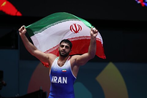 ساروی نشان طلای کشتی فرنگی را ضرب کرد +ویدیو