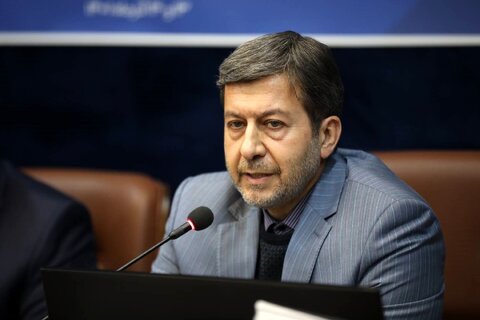 ماجرای سلام استاندار اصفهان به دیوار چه بود؟ +ویدیو