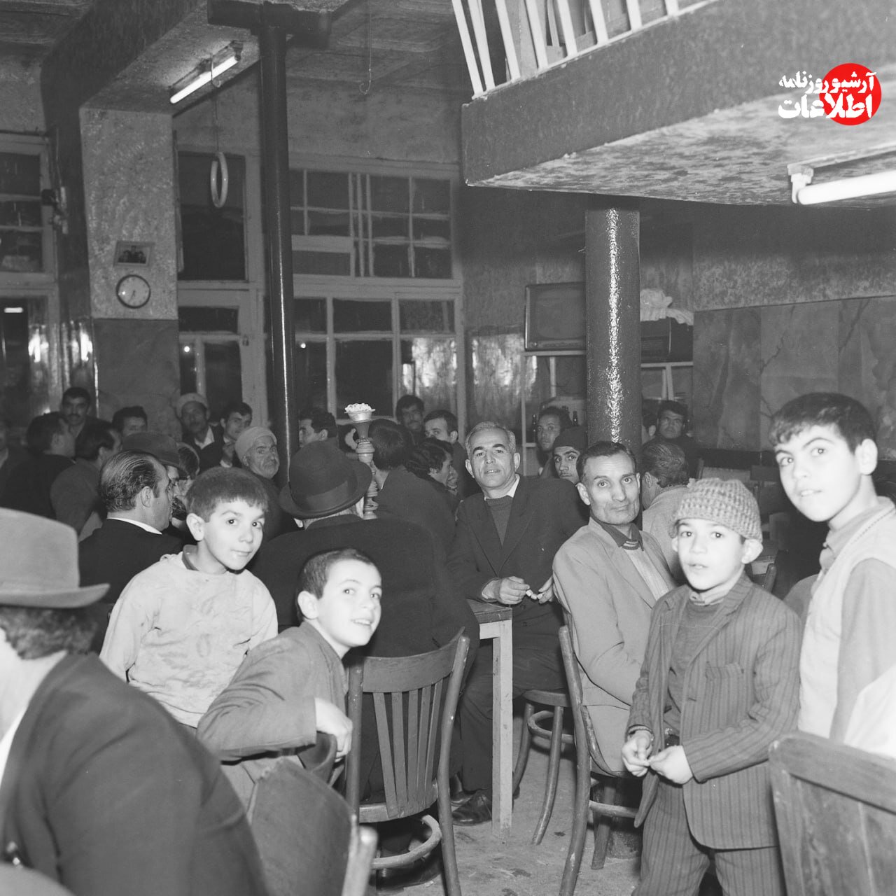 صدها نفر به خاطر مسابقه بوکس در تهران چلوکباب مجانی خوردند! +عکس