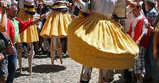 ویدیو| حرکت مردان اسپانیایی برای ارتباط با آسمان سوژه شد