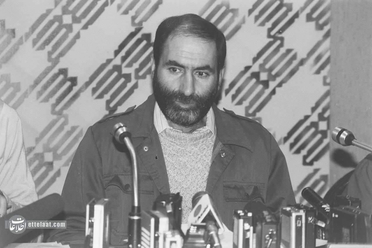 واکنش بهزاد نبوی به اتهام فساد مالی: چرا مدیران را بی‌آبرو می‌کنید؟