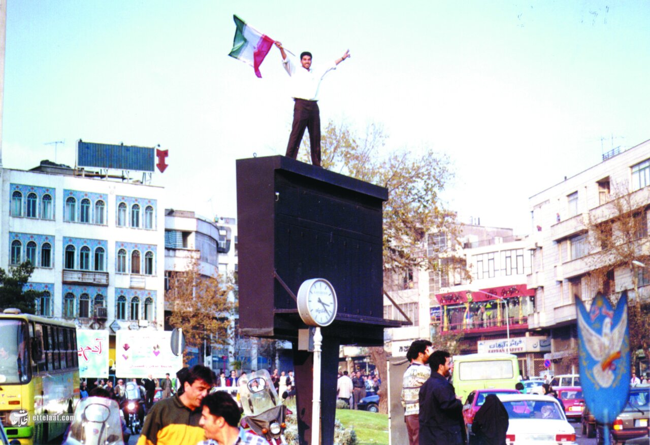 عکسهای روزی که مردم ایران تا صبح در خیابانها رقصیدند!