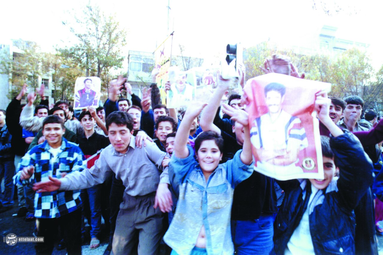 عکسهای روزی که مردم ایران تا صبح در خیابانها رقصیدند!