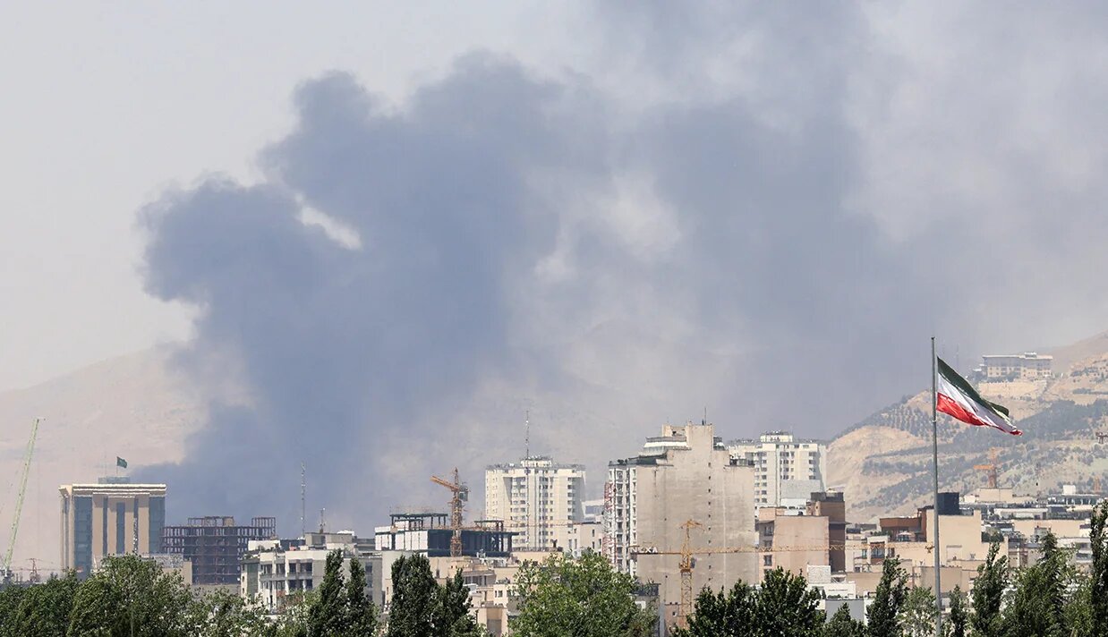 ویدیو| لحظه حمله به سایت پدافندی ارتش در تبریز را ببینید