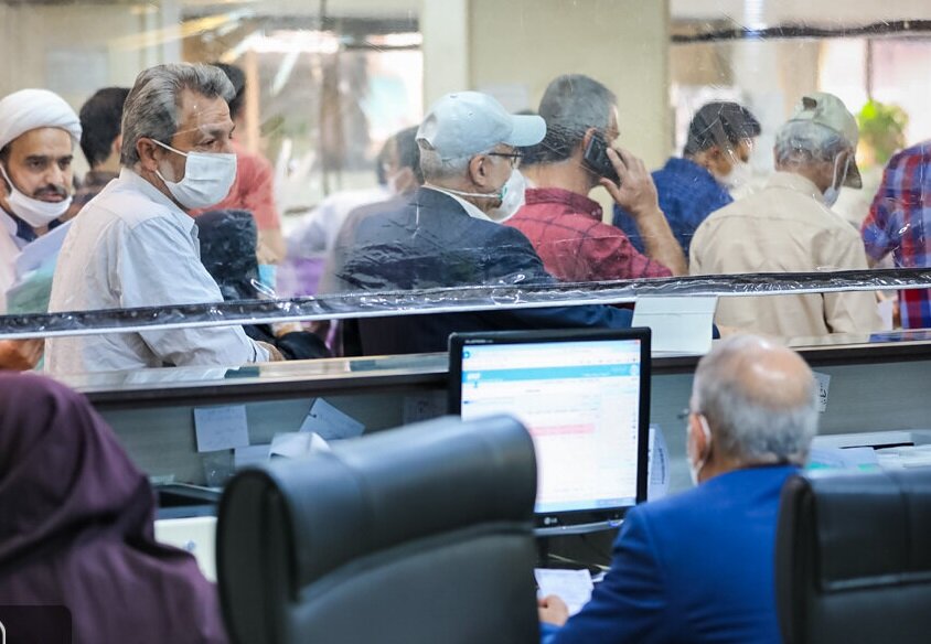 تکریم ارباب‌رجوع، شعاری زیبا روی دیوار، تجربه‌ای تلخ در ادارات!