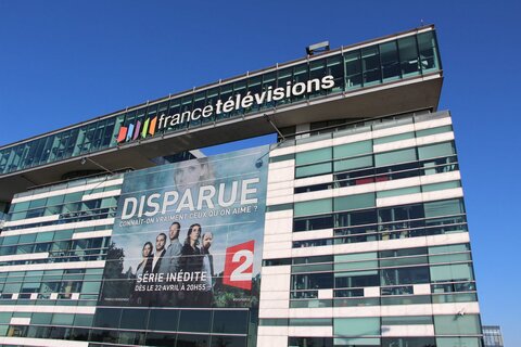 قطع ناگهانی پخش زنده شبکه فرانسوی به دلیل تهدید بمب‌گذاری!