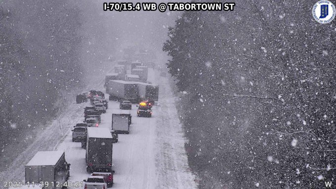 تصادف زنجیره‌ای ۴۵ خودرو در بزرگراه بخاطر کولاک شدید! +ویدیو