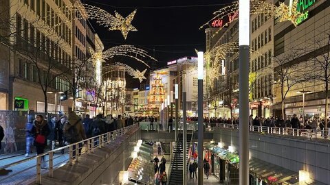 آلمانی‌ها برای تامین پول جشن کریسمس به دردسر افتادند