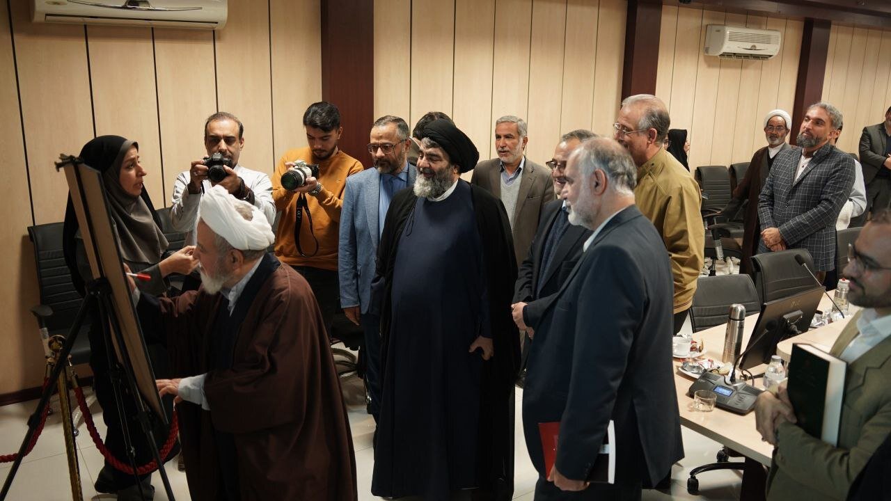 برگزاری نشست رونمایی، معرفی و نقد کتاب «عاشورا؛ ریشه‌ها و زمینه‌ها، خوانش‌ها» در مشهد