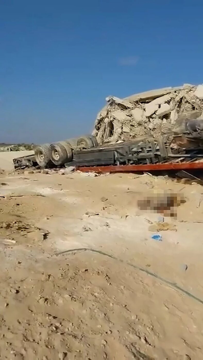 تصاویر تکان‌دهنده CNN از گورهای دسته‌جمعی و نابودی اجساد با بولدوزر!