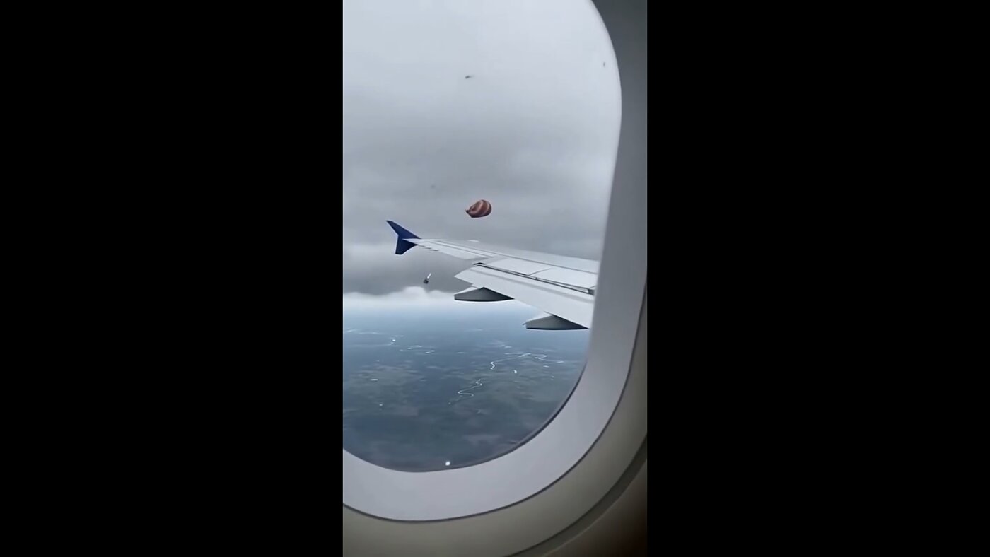 برخورد صاعقه باعث سقوط یک بالن شد +ویدیو