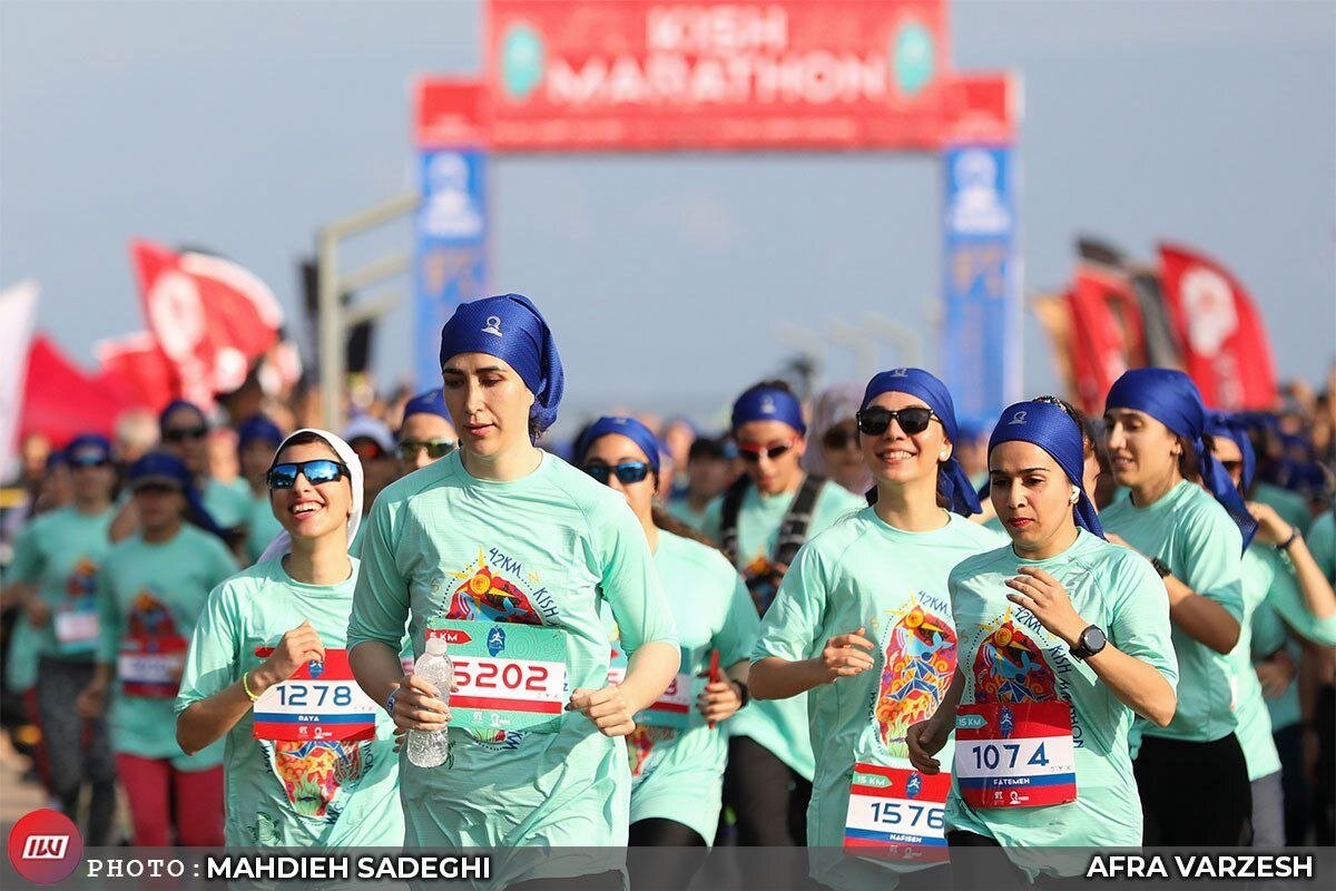 تصاویر زنان دونده در ماراتن کیش 1402