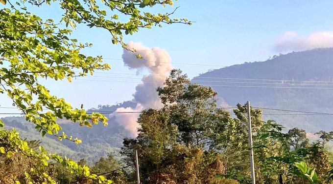 جنگندههای F-16 تایلند سایتهای تسلیحاتی کامبوج را زدند +ویدیو