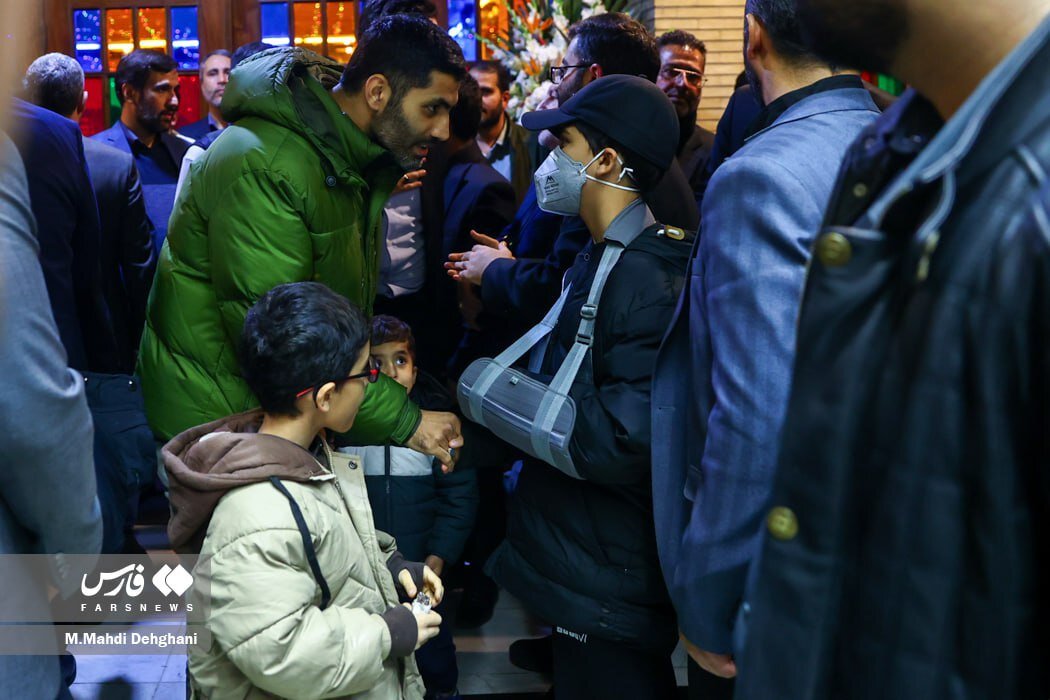 محمد انصاری در مراسم ترحیم خانواده سقاب اصفهانی