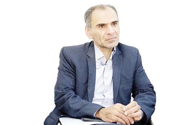 بانک مرکزی باید تعطیل شود/ بودجه هر دستگاهی که کارایی ندارد باید قطع شود