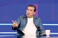 خداداد عزیزی: رفتن اسکوچیچ از تراکتور بازی رسانه‌ای و دلالی بود