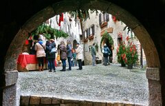 روستای محل سکونت سلبریتی‌های ایتالیایی را ببینید