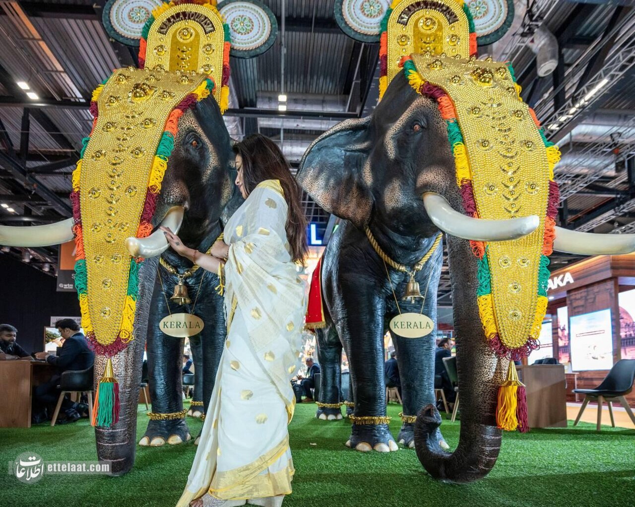 تصاویر| هندیها با یک فیل بزرگ به نمایشگاه گردشگری لندن رفتند